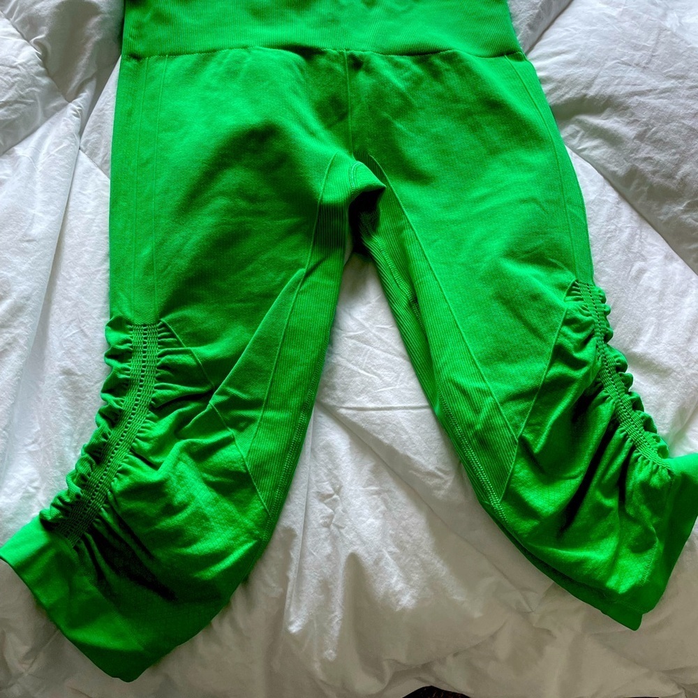 Lululemon Capri pants